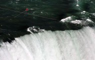 The American went to a tightrope over Niagara Falls
