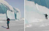 Photos of a wave 15m frozen in Antarctica