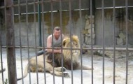 Zoo Owner wants to live a year with his lions