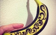 Masterpiece “tattoos” on bananas