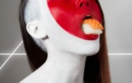 Naked models flags with culinary pride of the country in the project “Food Flag”