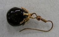 How to make earrings out of rabbit feces