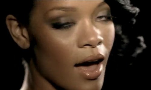 celebrities pause grimaces