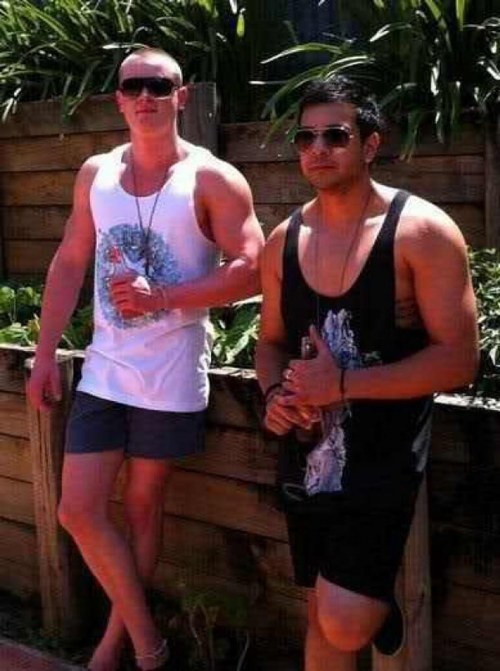 bodybuilders men skinny legs