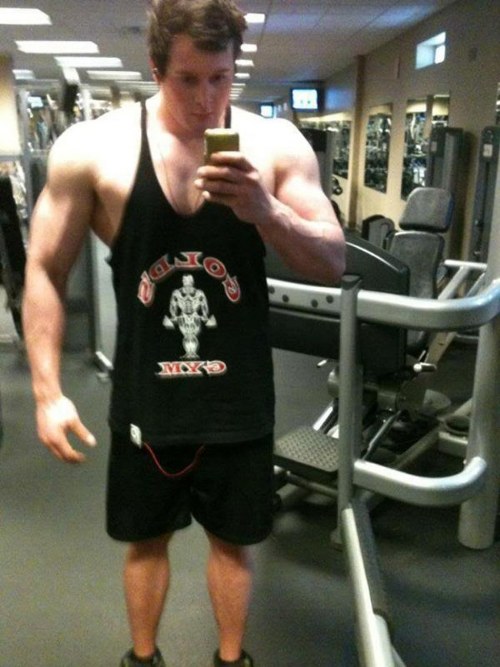 bodybuilders men skinny legs