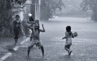 10 charming images of children having fun