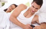 10 Signs that show that your partner is unfaithful